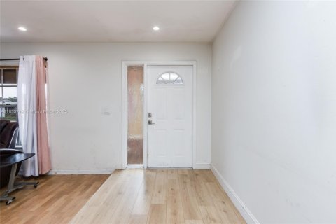 Casa en venta en Pembroke Pines, Florida, 4 dormitorios, 203.92 m2 № 1814662 - foto 22