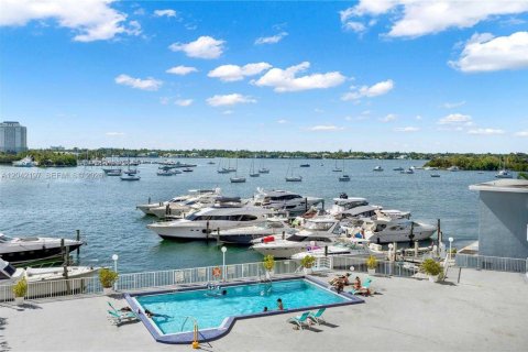 Copropriété à vendre à North Bay Village, Floride: 41.25 m2 № 2251113 - photo 2