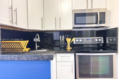 Copropriété à vendre à North Bay Village, Floride: 41.25 m2 № 2251113 - photo 9