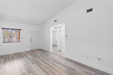 Condo in Homestead, Florida, 2 bedrooms  № 2043624 - photo 14