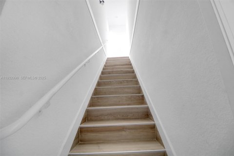 Снять в аренду таунхаус в Хомстед, Флорида 4 спальни, 129.88м2, № 1991806 - фото 23