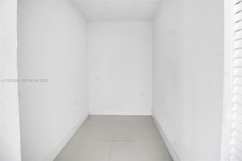 Снять в аренду таунхаус в Хомстед, Флорида 4 спальни, 129.88м2, № 1991806 - фото 21