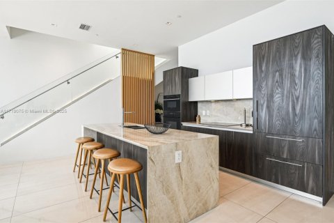 Condo in Miami, Florida, 3 bedrooms  № 1601135 - photo 8