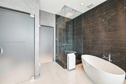 Condo in Miami, Florida, 3 bedrooms  № 1601135 - photo 19