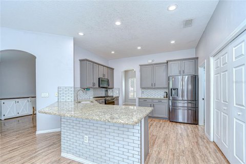 House in Riverview, Florida 4 bedrooms, 205.96 sq.m. № 1902803 - photo 9