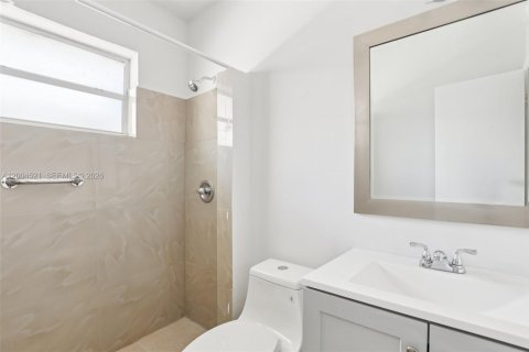 House in Miami Beach, Florida 1 bedroom, 61.04 sq.m. № 2069617 - photo 17