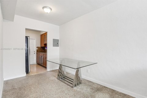 House in Miami Beach, Florida 1 bedroom, 61.04 sq.m. № 2069617 - photo 10