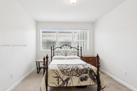 House in Miami Beach, Florida 1 bedroom, 61.04 sq.m. № 2069617 - photo 14