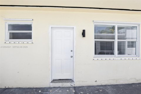 House in Miami Beach, Florida 1 bedroom, 61.04 sq.m. № 2069617 - photo 4