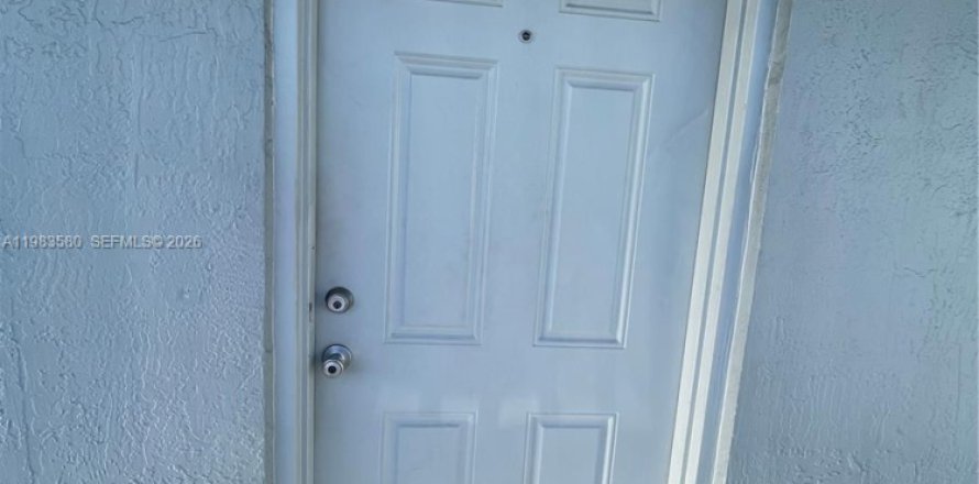 Квартира в Хайалиа, Флорида 2 спальни, 79.9м2 № 2050816