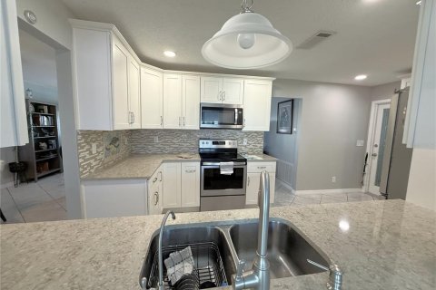 Casa en venta en Pinellas Park, Florida, 3 dormitorios, 153.2 m2 № 1902388 - foto 5