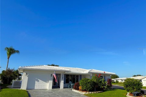 Casa en venta en Pinellas Park, Florida, 3 dormitorios, 153.2 m2 № 1902388 - foto 2