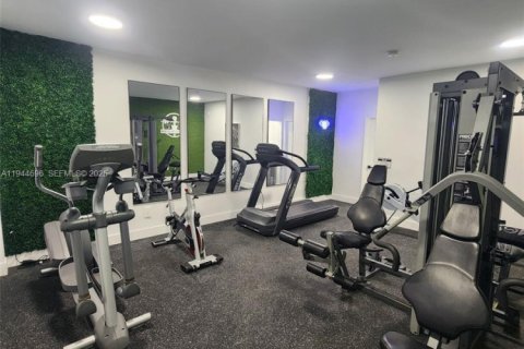 Apartment in Miami, Florida 1 bedroom, 69.68 sq.m. № 2001662 - photo 15