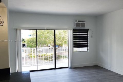 Apartment in Miami, Florida 1 bedroom, 69.68 sq.m. № 2001662 - photo 30