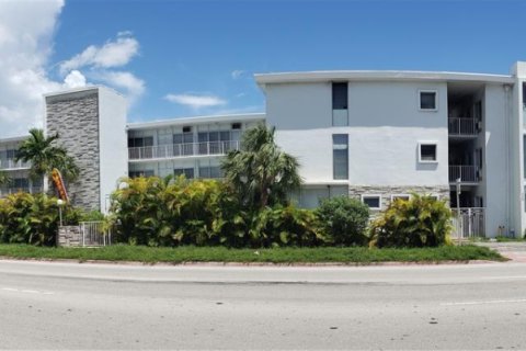 Apartment in Miami, Florida 1 bedroom, 69.68 sq.m. № 2001662 - photo 7