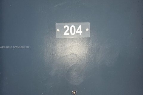 Apartment in Miami, Florida 1 bedroom, 69.68 sq.m. № 2001662 - photo 28