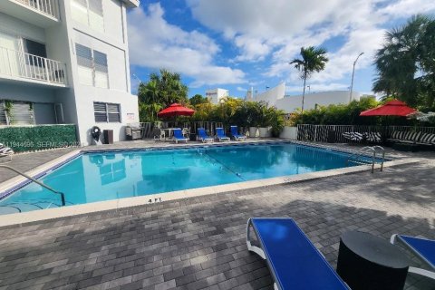 Apartment in Miami, Florida 1 bedroom, 69.68 sq.m. № 2001662 - photo 11