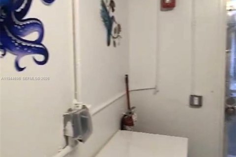 Apartment in Miami, Florida 1 bedroom, 69.68 sq.m. № 2001662 - photo 26