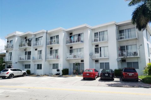 Apartment in Miami, Florida 1 bedroom, 69.68 sq.m. № 2001662 - photo 6