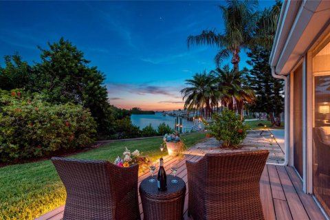 Villa ou maison à Saint Petersburg, Floride 2 chambres, 130.06 m2 № 2371215
