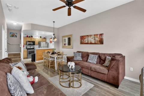 Condo in Kissimmee, Florida, 3 bedrooms № 2232465 - photo 4