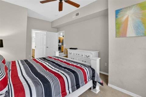Condo in Kissimmee, Florida, 3 bedrooms № 2232465 - photo 16
