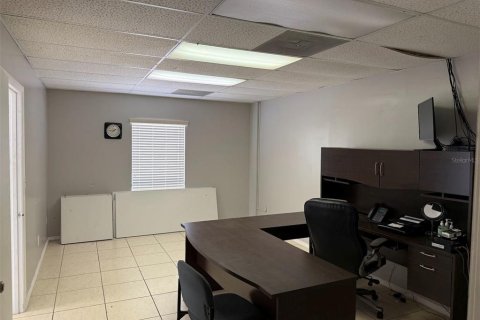 Immobilier commercial à louer à Ocala, Floride: 46.45 m2 № 2107056 - photo 2