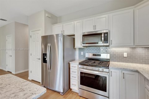 Купить виллу или дом в Порт-Сент-Луси, Флорида 3 спальни, 161.93м2, № 2032483 - фото 14