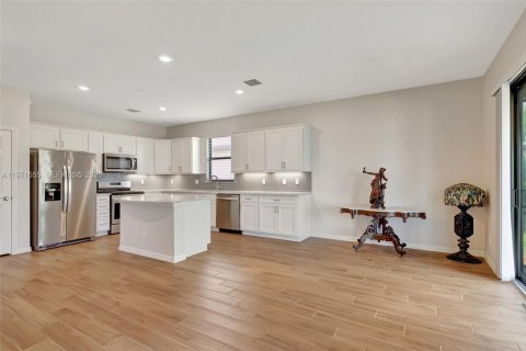 Купить виллу или дом в Порт-Сент-Луси, Флорида 3 спальни, 161.93м2, № 2032483 - фото 8