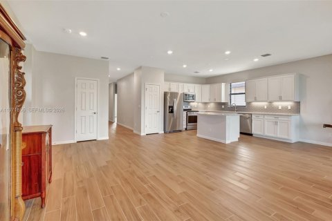 Купить виллу или дом в Порт-Сент-Луси, Флорида 3 спальни, 161.93м2, № 2032483 - фото 6