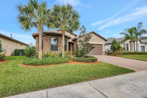 Купить виллу или дом в Порт-Сент-Луси, Флорида 3 спальни, 161.93м2, № 2032483 - фото 2