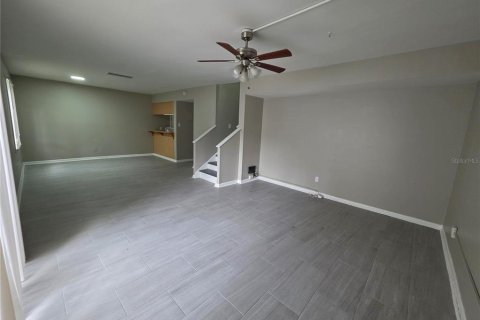 Townhouse in Tampa, Florida 2 bedrooms, 94.02 sq.m. № 2378999 - photo 6