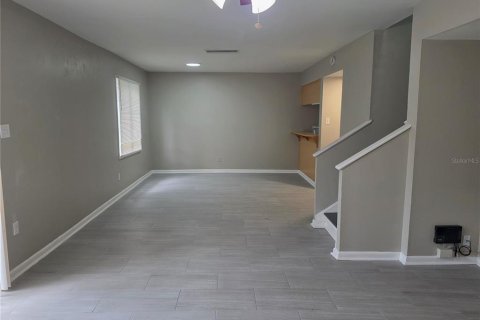 Townhouse in Tampa, Florida 2 bedrooms, 94.02 sq.m. № 2378999 - photo 7