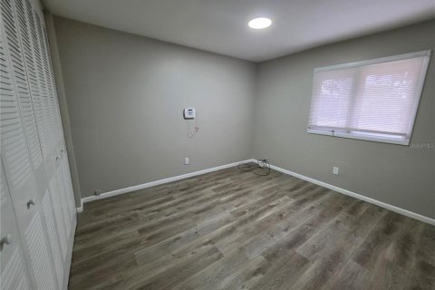 Townhouse in Tampa, Florida 2 bedrooms, 94.02 sq.m. № 2378999 - photo 11
