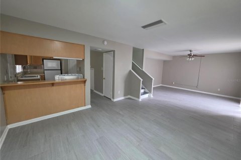 Townhouse in Tampa, Florida 2 bedrooms, 94.02 sq.m. № 2378999 - photo 4