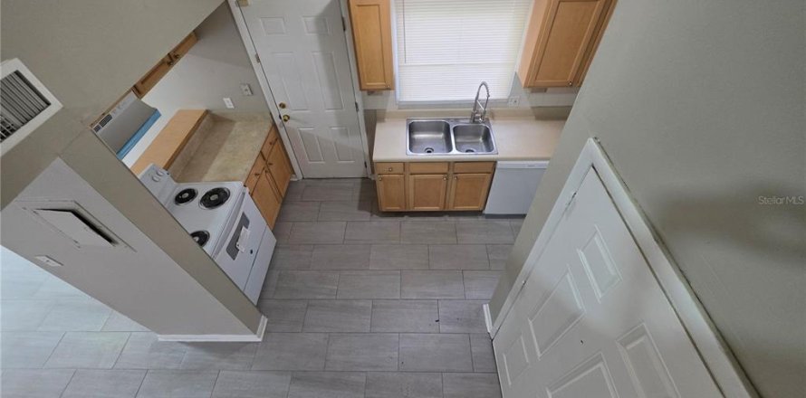 Townhouse in Tampa, Florida 2 bedrooms, 94.02 sq.m. № 2378999