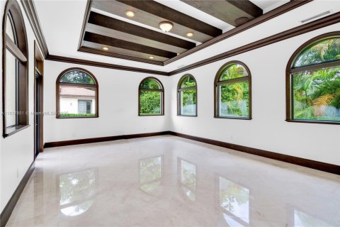 Villa ou maison à louer à Pinecrest, Floride: 9 chambres, 683.48 m2 № 1774509 - photo 16