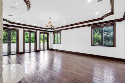 Villa ou maison à louer à Pinecrest, Floride: 9 chambres, 683.48 m2 № 1774509 - photo 27