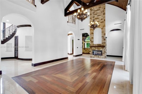 Villa ou maison à louer à Pinecrest, Floride: 9 chambres, 683.48 m2 № 1774509 - photo 8