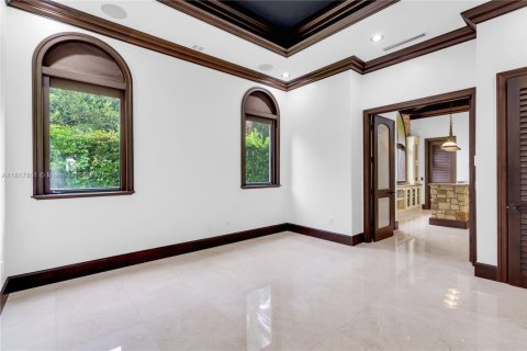 Villa ou maison à louer à Pinecrest, Floride: 9 chambres, 683.48 m2 № 1774509 - photo 19