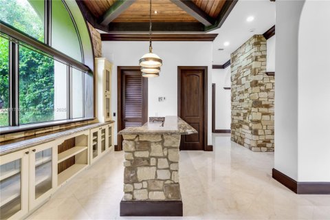 Villa ou maison à louer à Pinecrest, Floride: 9 chambres, 683.48 m2 № 1774509 - photo 11