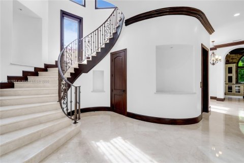 Villa ou maison à louer à Pinecrest, Floride: 9 chambres, 683.48 m2 № 1774509 - photo 21