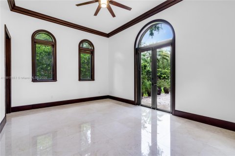Villa ou maison à louer à Pinecrest, Floride: 9 chambres, 683.48 m2 № 1774509 - photo 22
