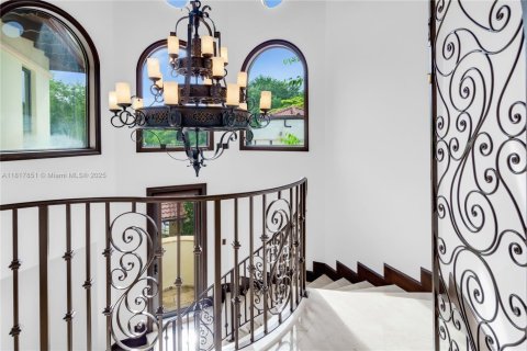 Villa ou maison à louer à Pinecrest, Floride: 9 chambres, 683.48 m2 № 1774509 - photo 26