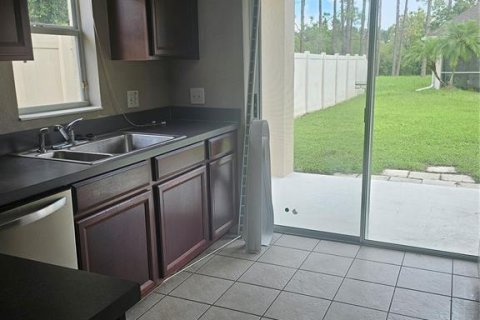 Villa ou maison à louer à Land O' Lakes, Floride: 4 chambres, 131.46 m2 № 1916724 - photo 5