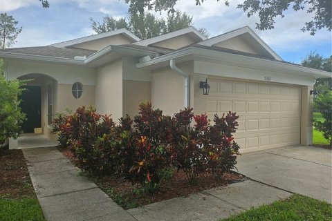 Villa ou maison à louer à Land O' Lakes, Floride: 4 chambres, 131.46 m2 № 1916724 - photo 1