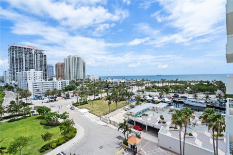 Copropriété à louer à Fort Lauderdale, Floride: 2 chambres, 125.42 m2 № 2154076 - photo 2