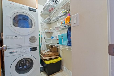Copropriété à louer à Fort Lauderdale, Floride: 2 chambres, 125.42 m2 № 2154076 - photo 6