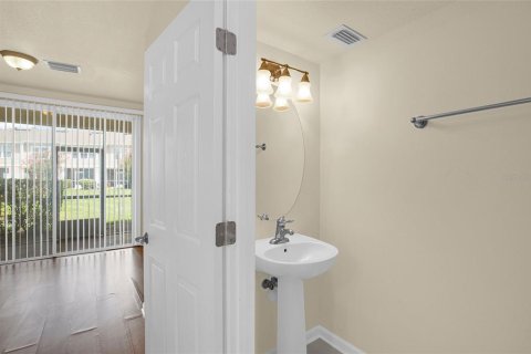Townhouse in Jacksonville, Florida 2 bedrooms, 115.94 sq.m. № 2258998 - photo 29