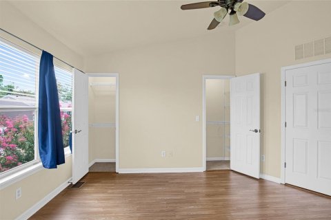 Townhouse in Jacksonville, Florida 2 bedrooms, 115.94 sq.m. № 2258998 - photo 5